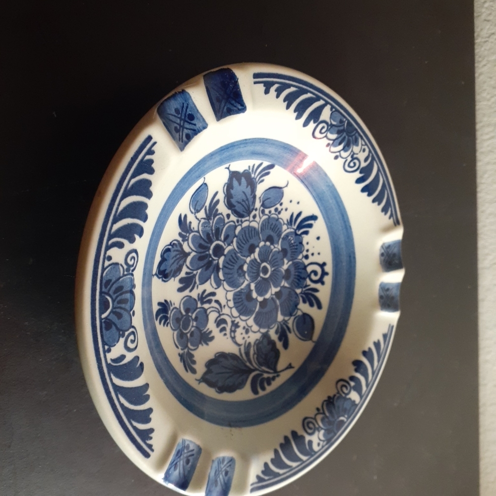 EXQUISITE NEW Delfts Made in Holland 6" Ashtray.